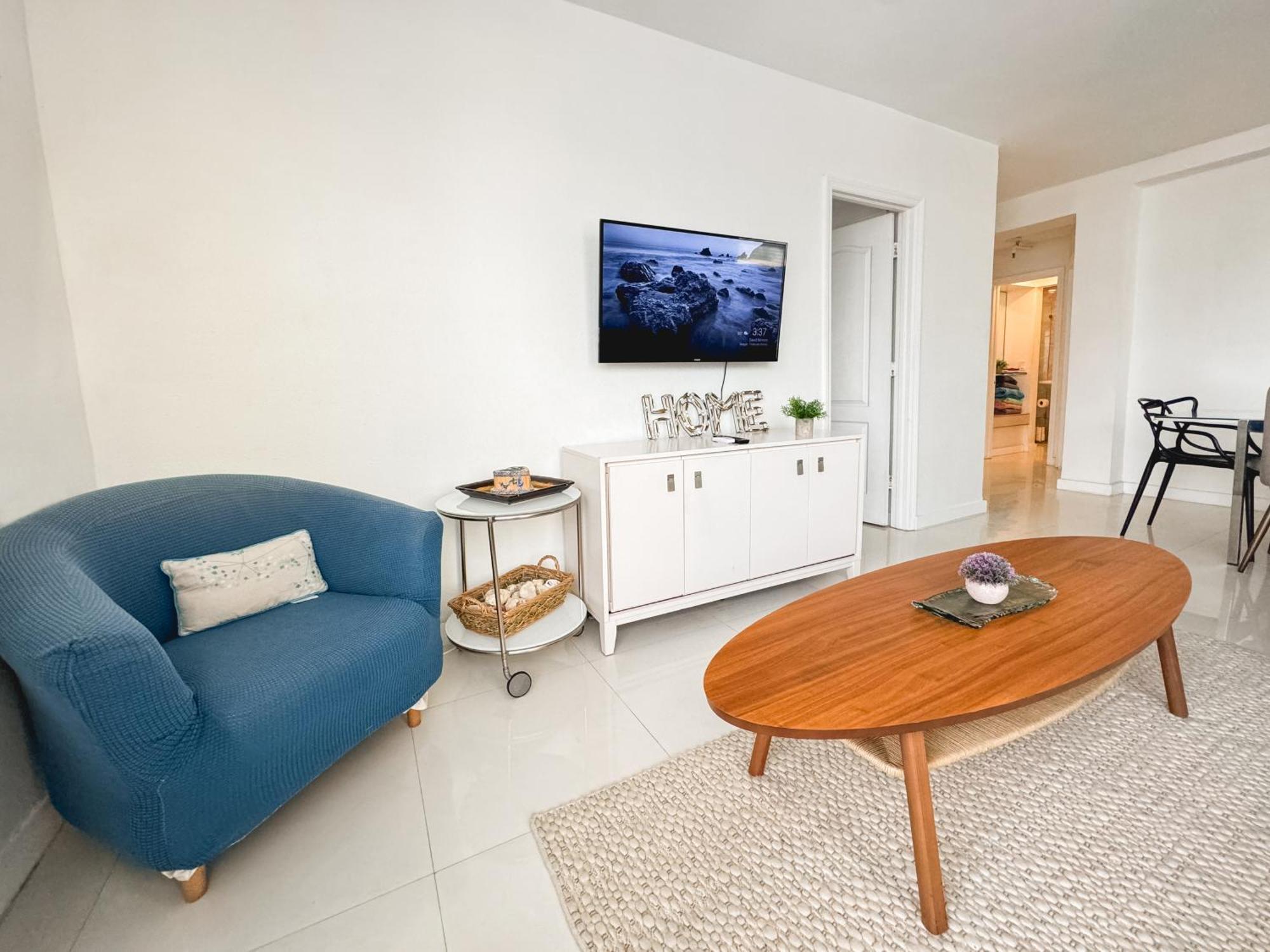2 Bedroom On The Beach ! Маями Бийч Екстериор снимка